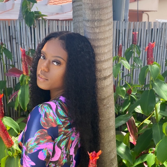 Meet your Posher, Olivia - Picture 1 of 1